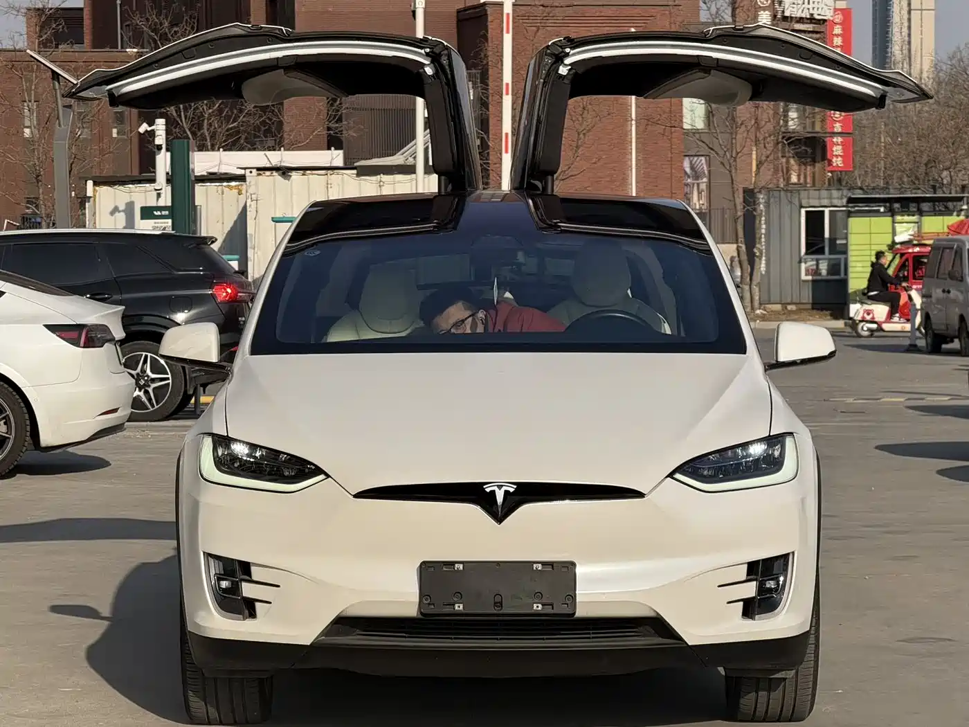 TESLA MODEL X