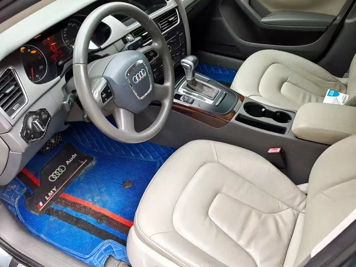 Фото 4 - Audi A4L