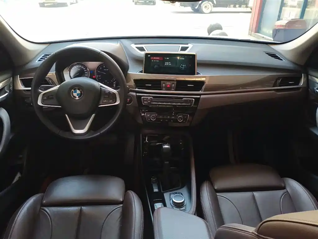 BMW X1 2019 xDrive20Li Premium Model фото 10