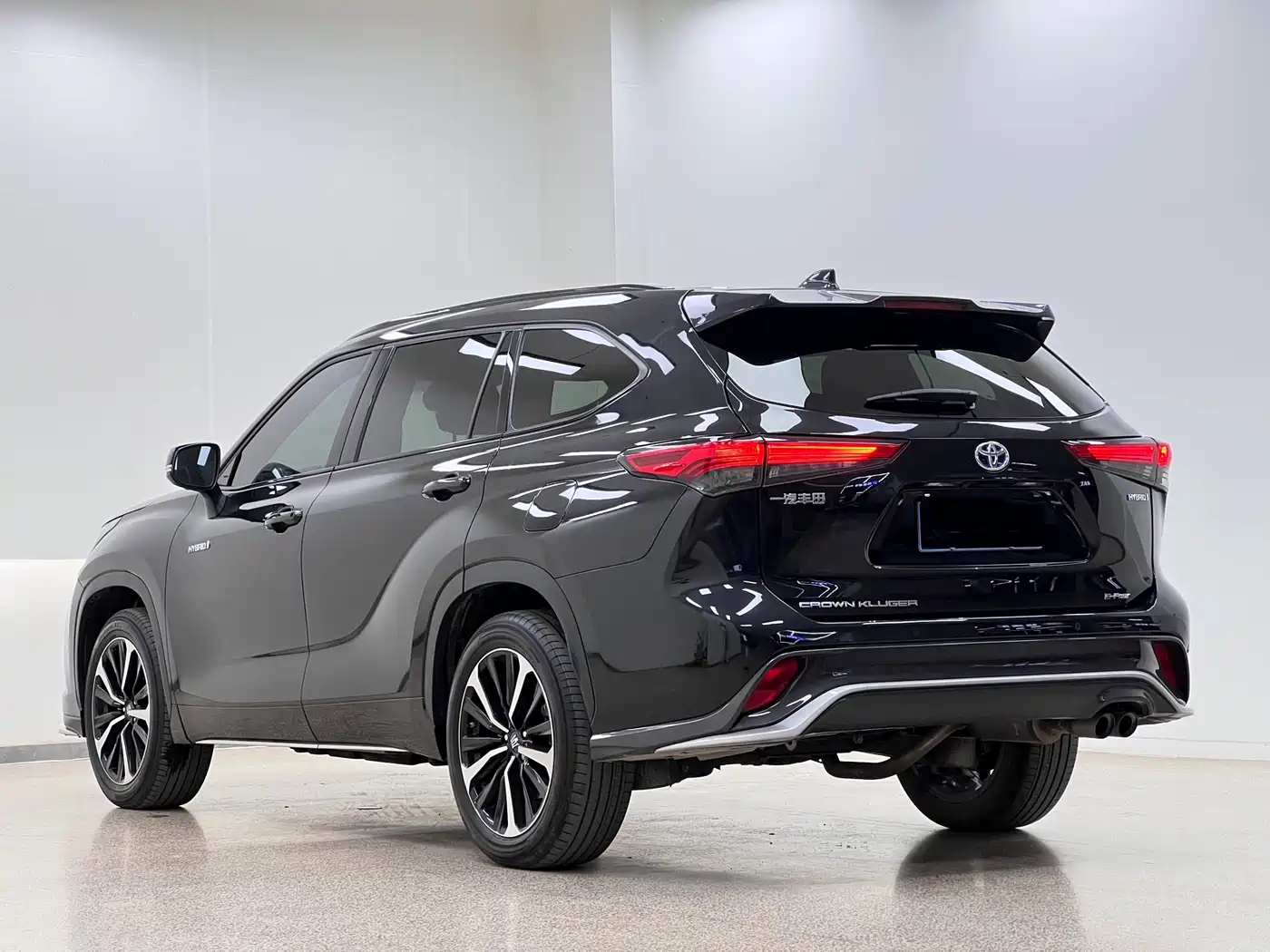 Toyota Crown Kluger 2023 2.5L HEV AWD Premium Edition фото 4