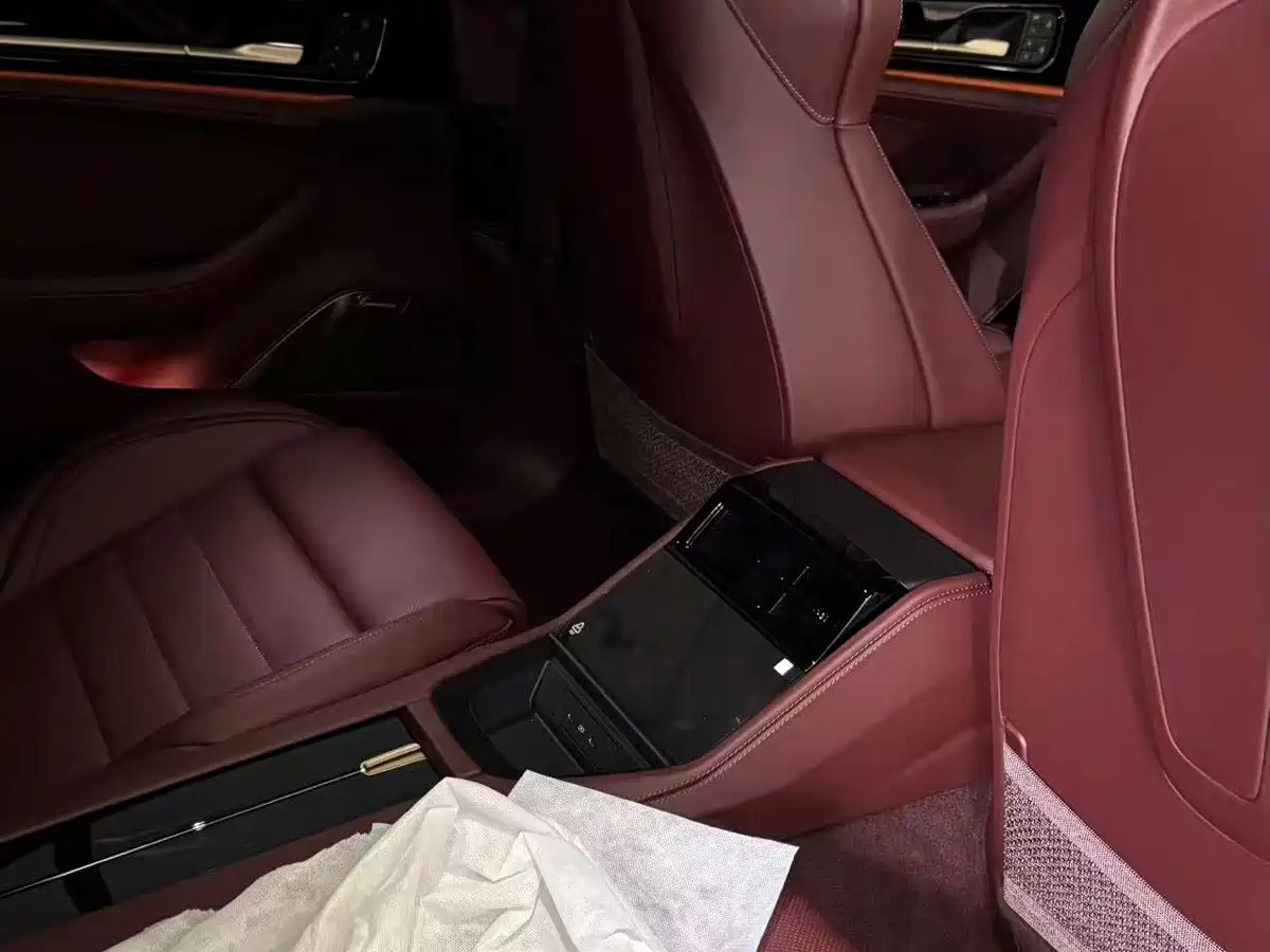Photo 4 - Porsche Panamera