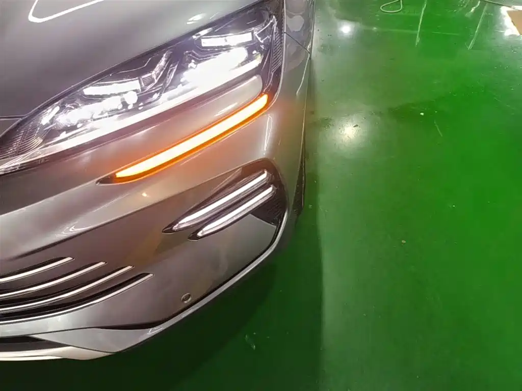 BYD Song PLUS PHEV 2024 Glory Edition DM-i 110km Flagship фото 24