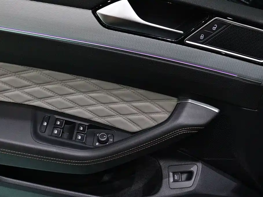 Volkswagen Magotan 2023 Model 2 Million Commemorative Edition 330TSI DSG Luxury фото 22