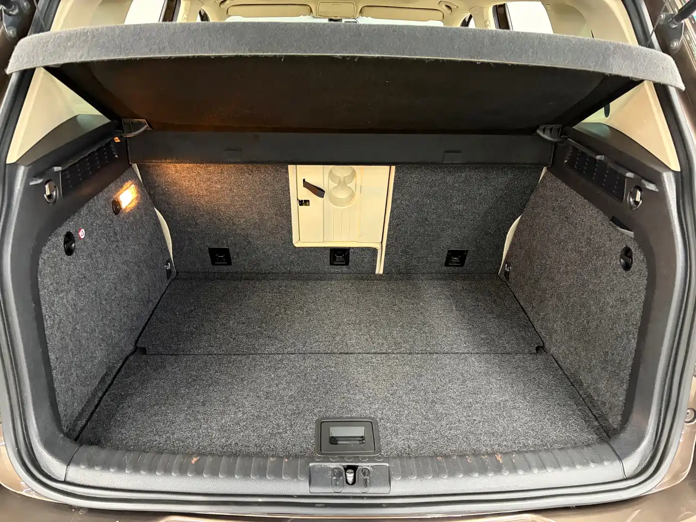 Volkswagen Tiguan 2012 2.0TSI Comfort фото 9