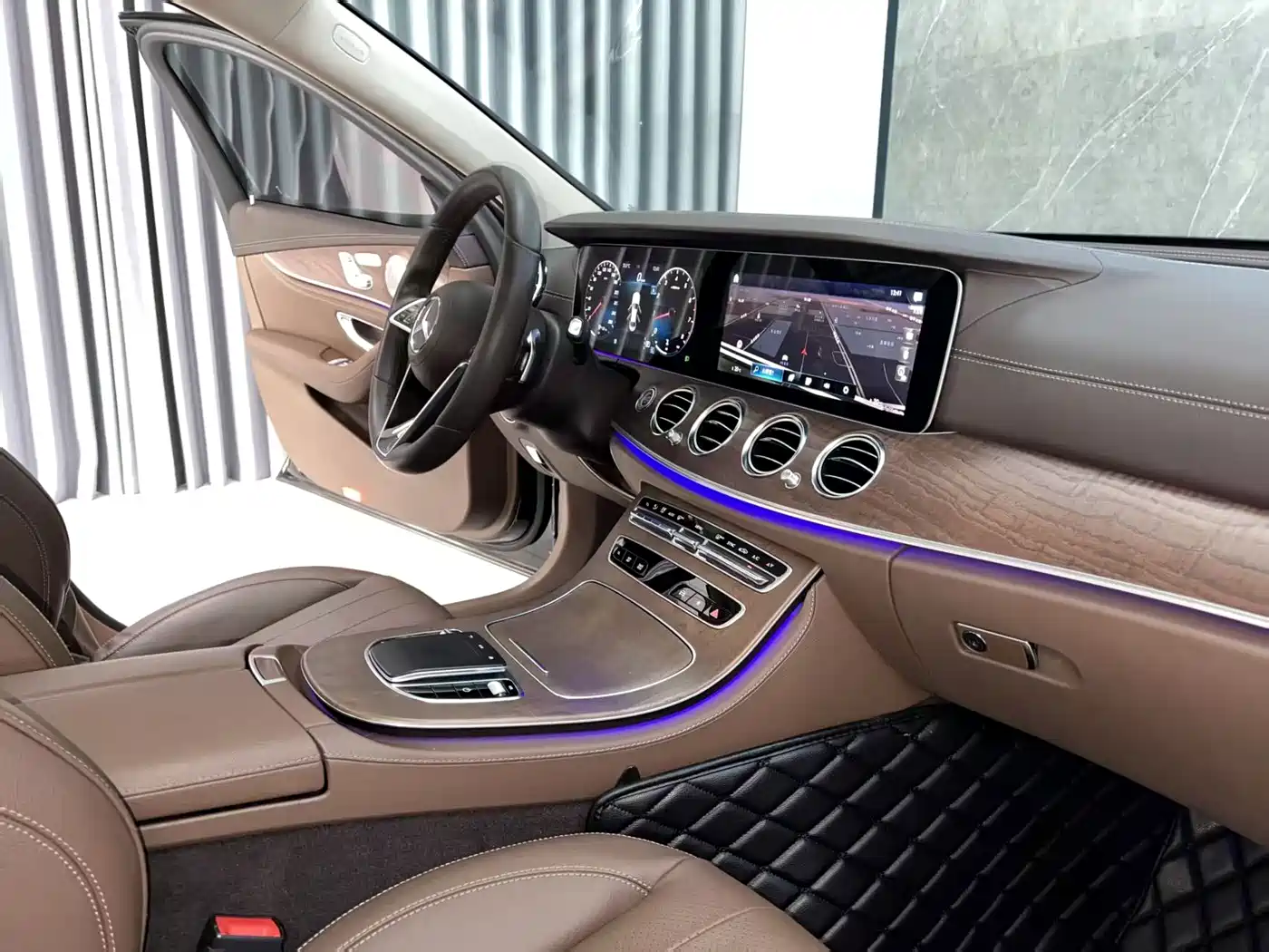 Mercedes-Benz E-Class 2022 E 300 L Fashion фото 12