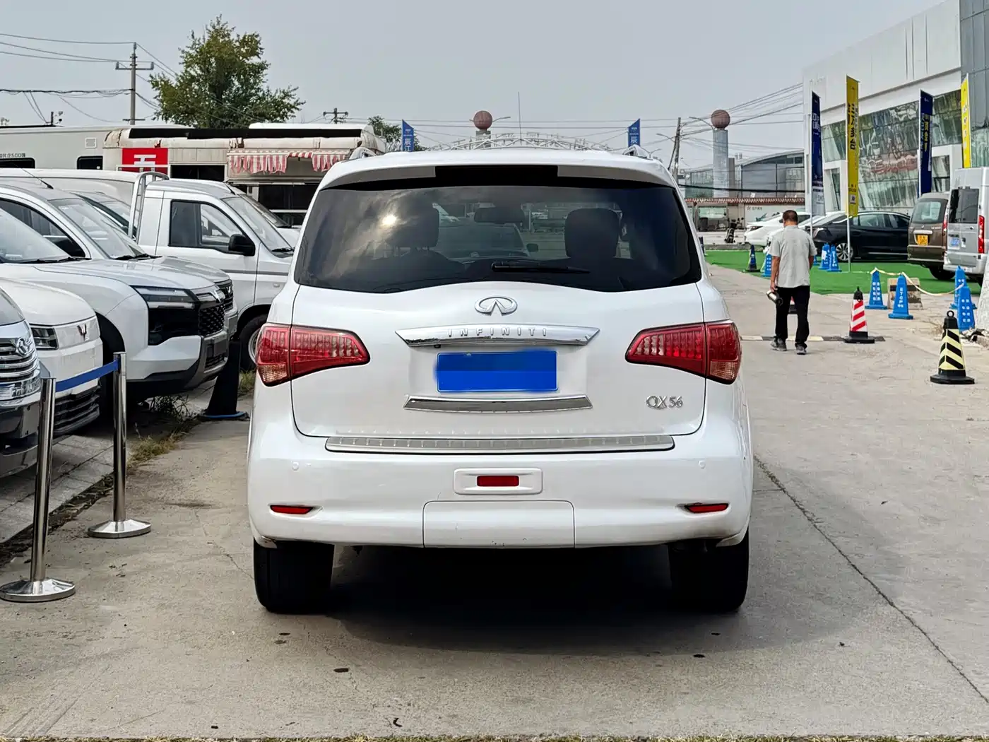 Infiniti QX 2010 2011 QX56
