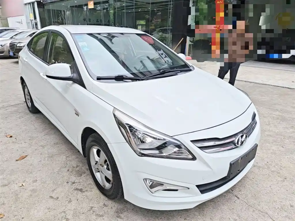 Hyundai Verna 2014 1.4L Manual Smart GLS фото 4
