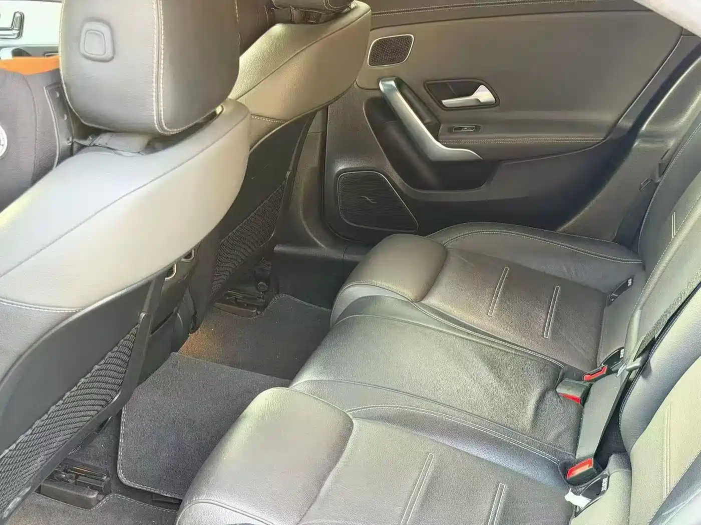 Mercedes-Benz A-Class AMG 2019 AMG A 35 L 4MATIC фото 8
