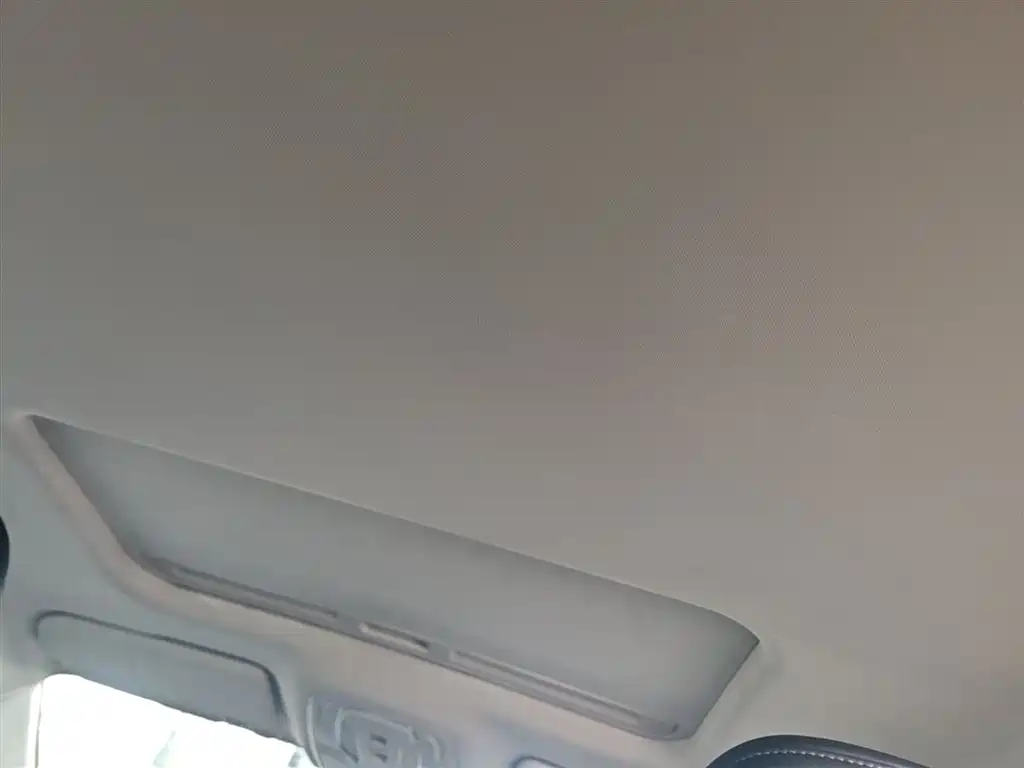 Roewe D7 2025 2023 DMH 125km Beyond Edition