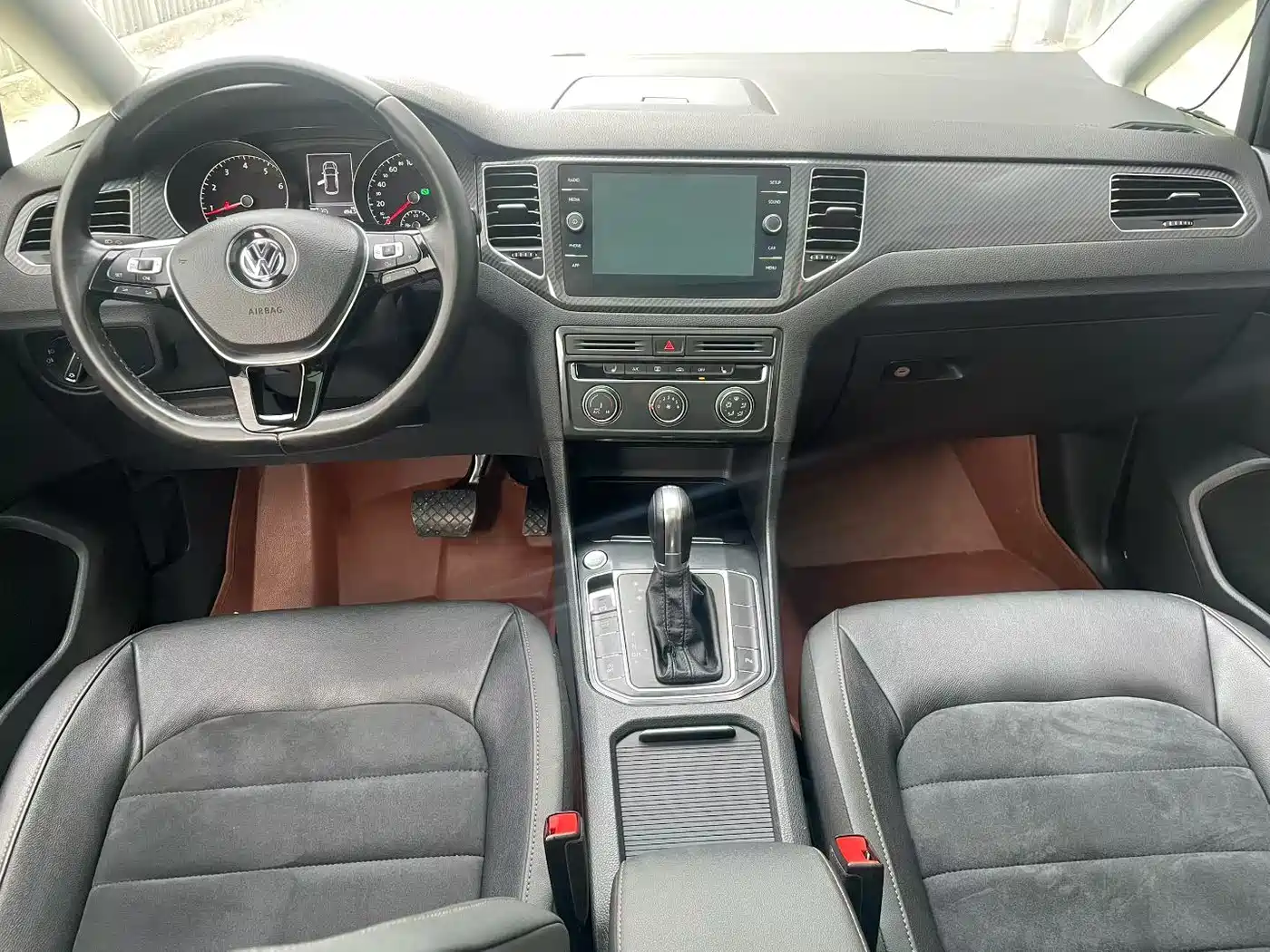 Volkswagen Golf Sportsvan 2018 230TSI Automatic Luxury фото 8