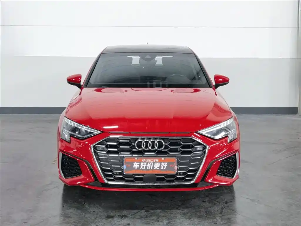 Audi A3 2023 Facelift Sportback 35 TFSI Luxury Sport фото 3