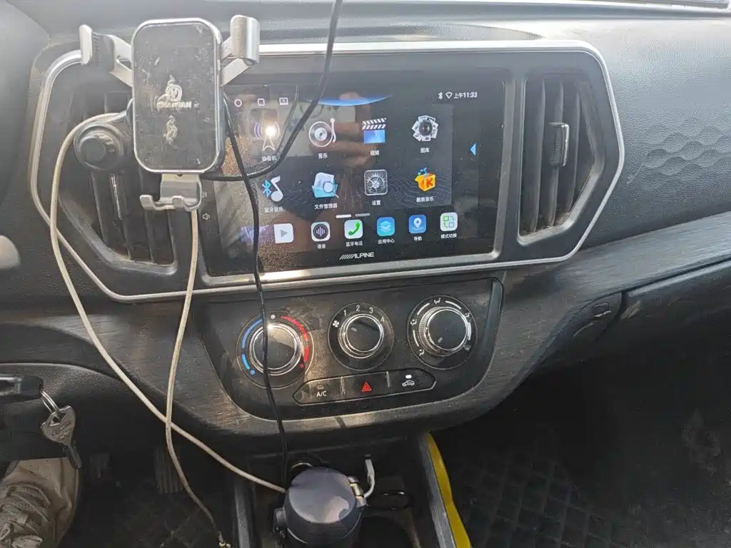 Changan Kaicheng Changan Ruixing EM80 2025 2025 Passenger Version Comfort 6-seater 300km Dual Swing Doors