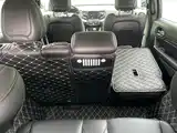 Photo 5 - Jeep Grand Commander