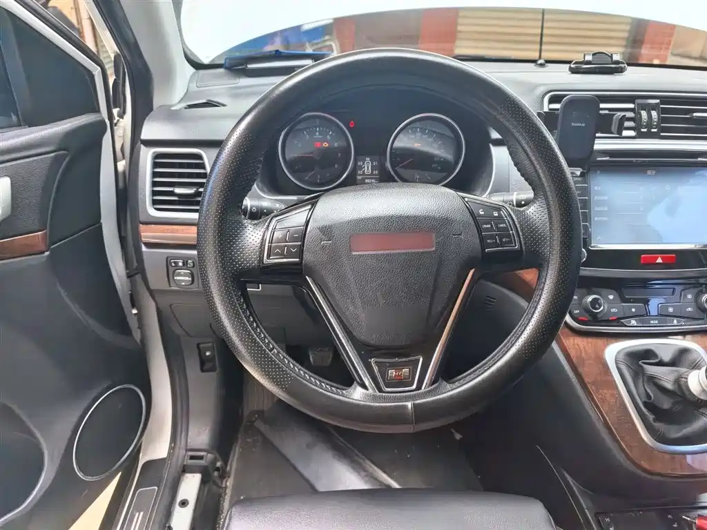 Haval H6 2015 Sport Edition 1.5T Manual 2WD Elite фото 3