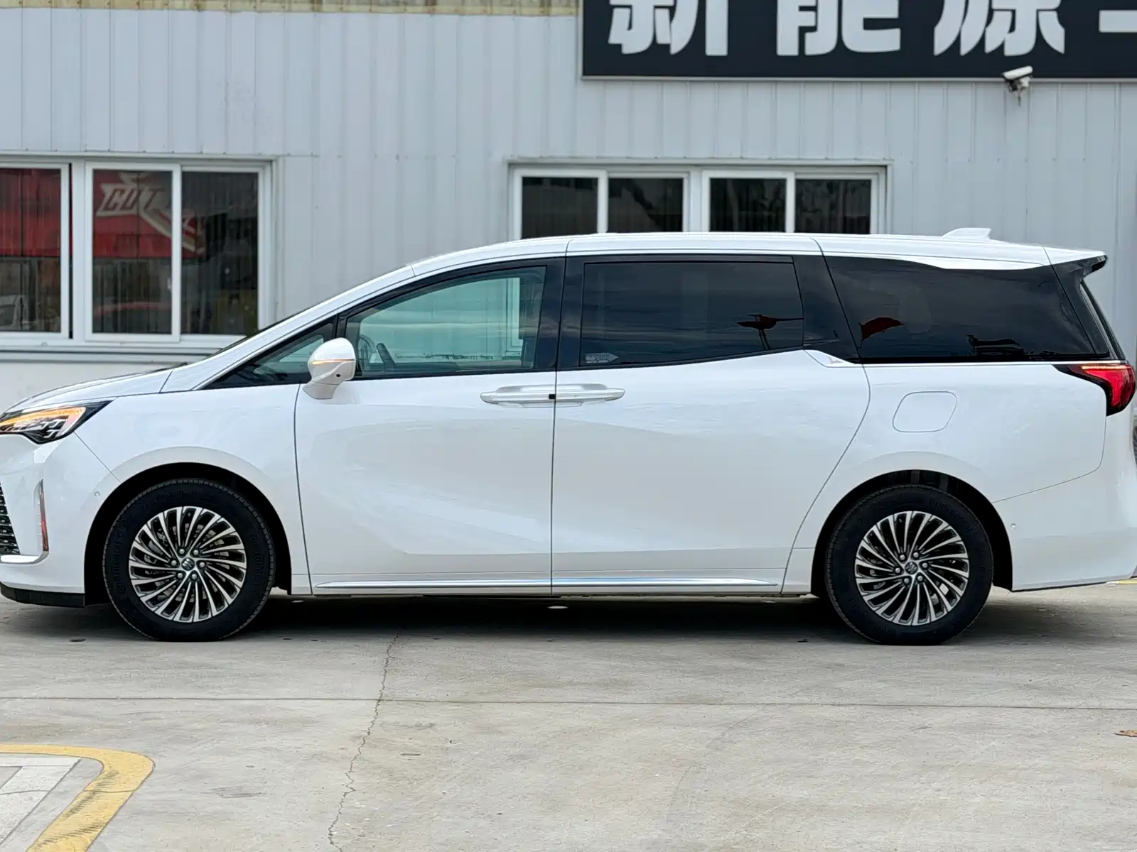 Photo 4 - Buick Century