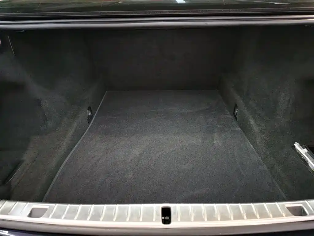 BMW 7 Series 2019 Facelift 740Li Leading M Sport Package фото 14