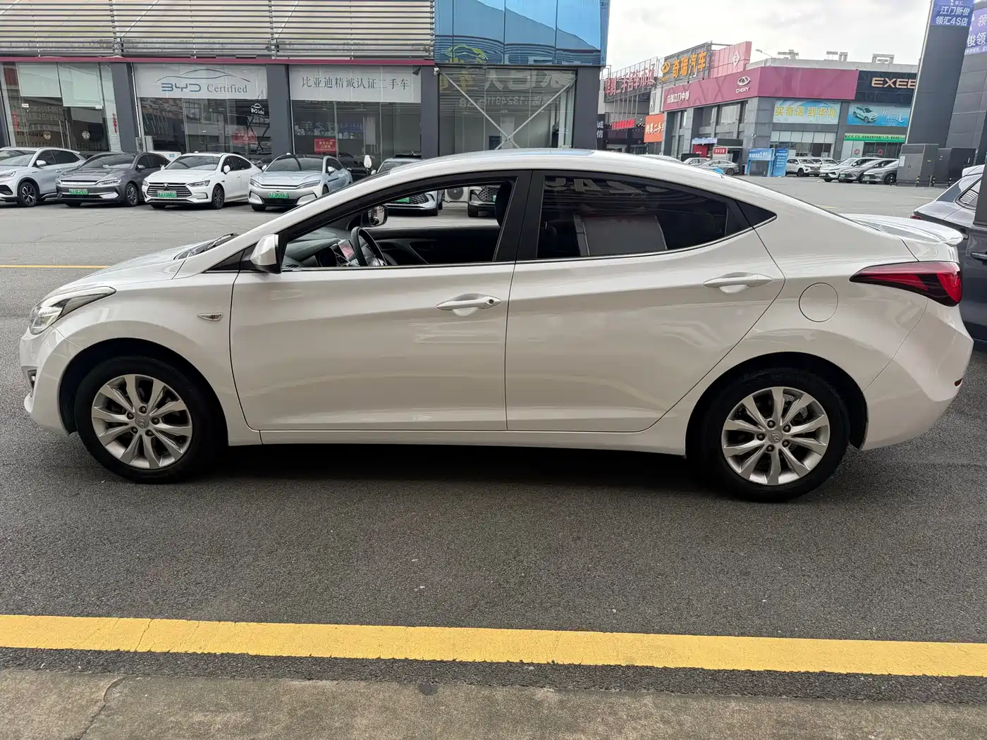 Hyundai Langdong 2016 1.6L Automatic Smart Edition фото 7
