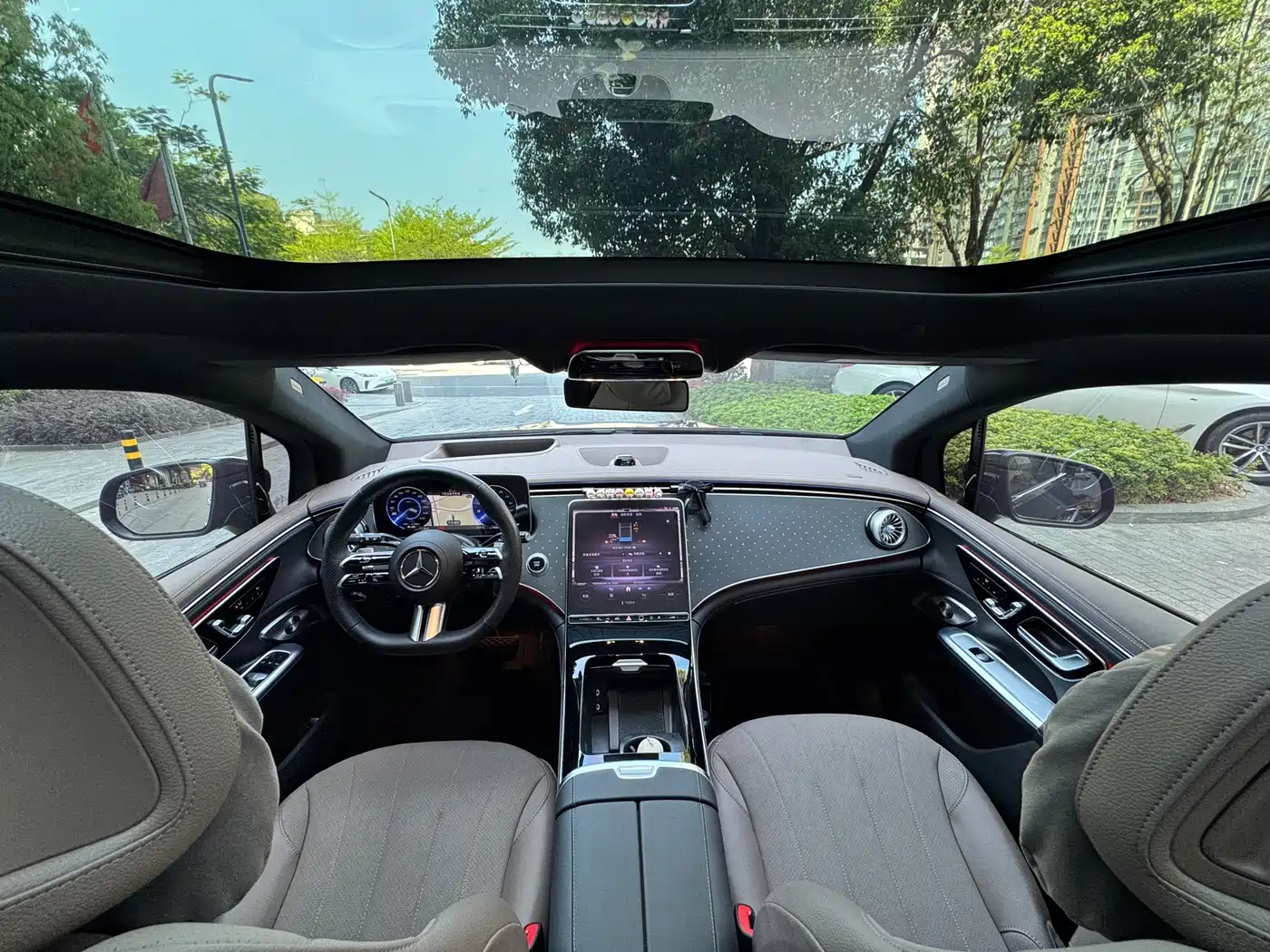 MERCEDES-BENZ EQE SUV