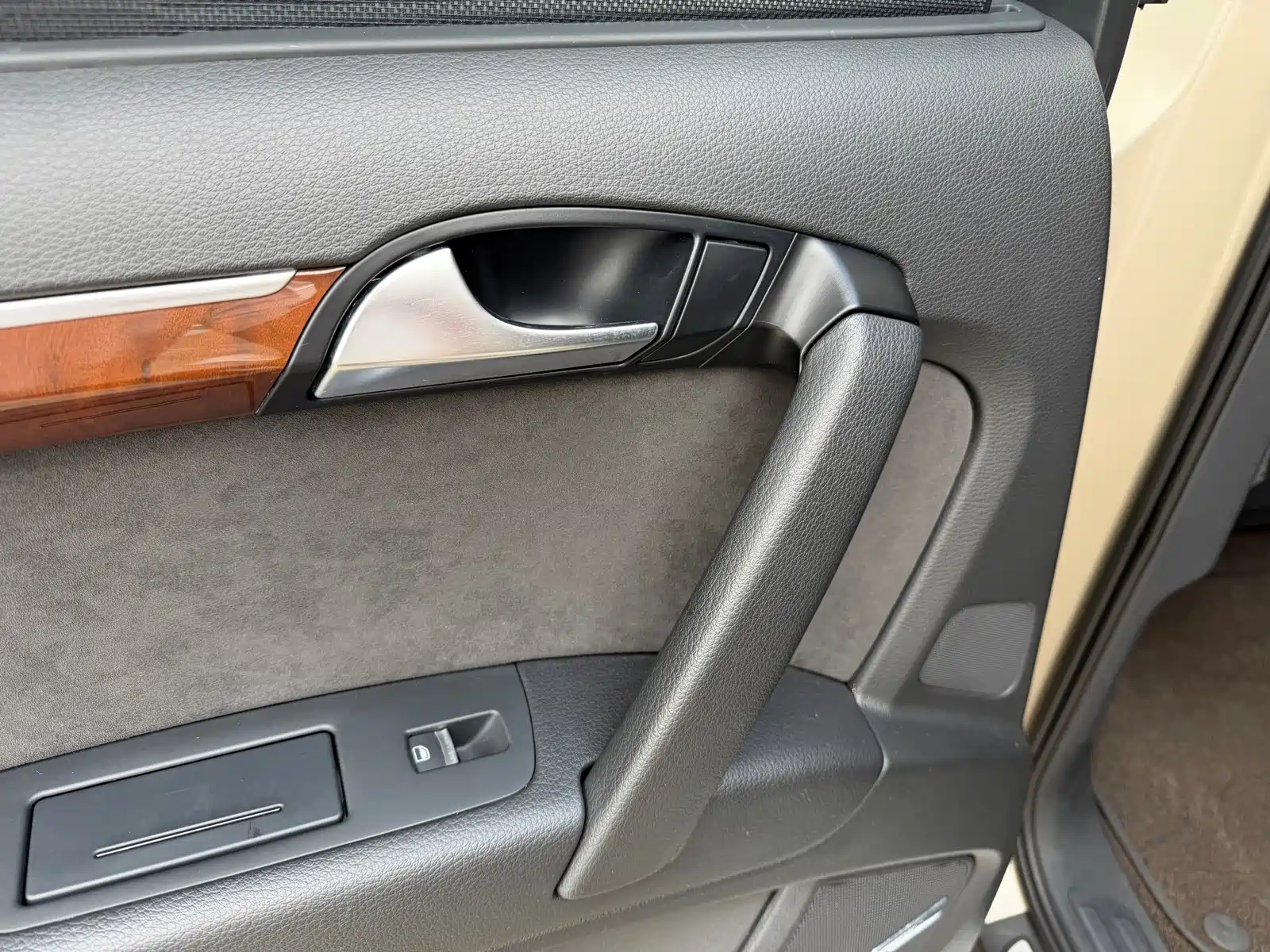 Фото 23 - Audi Q7