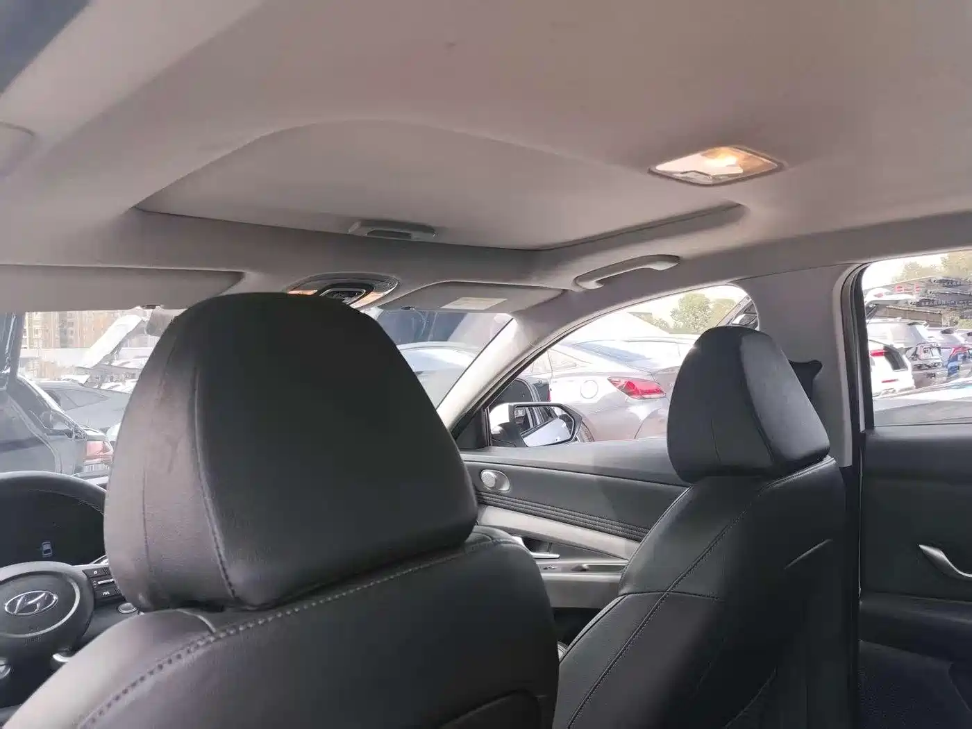 Hyundai Elantra 2022 1.5L CVT GLX Elite Edition фото 5