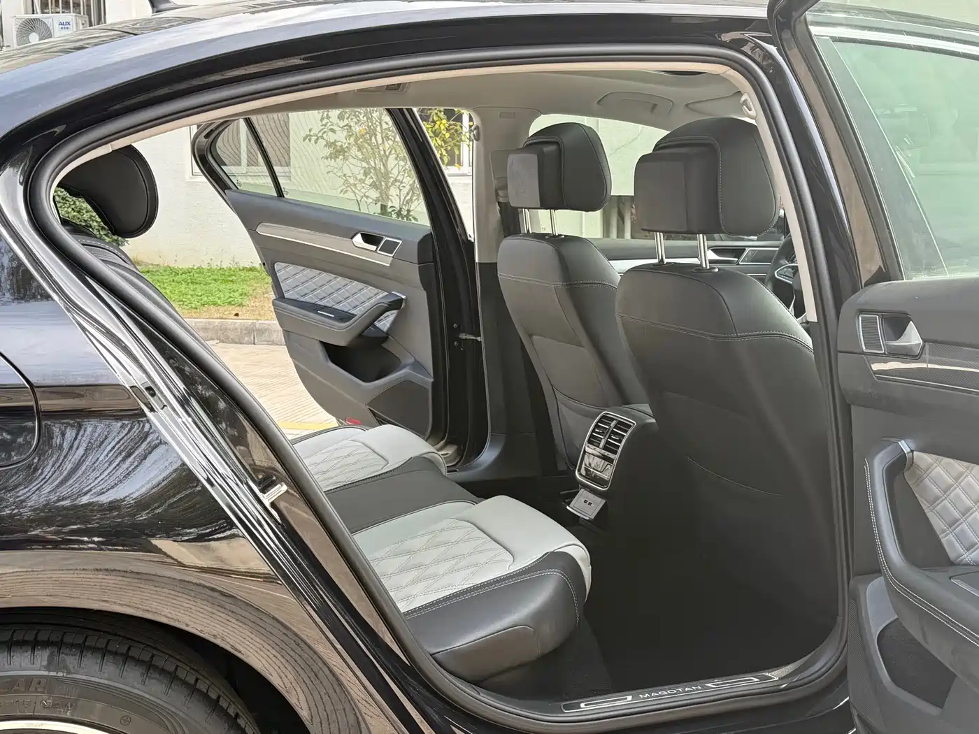 Volkswagen Magotan 2023 2 Million Units Anniversary Edition 330TSI DSG Leading Type фото 9