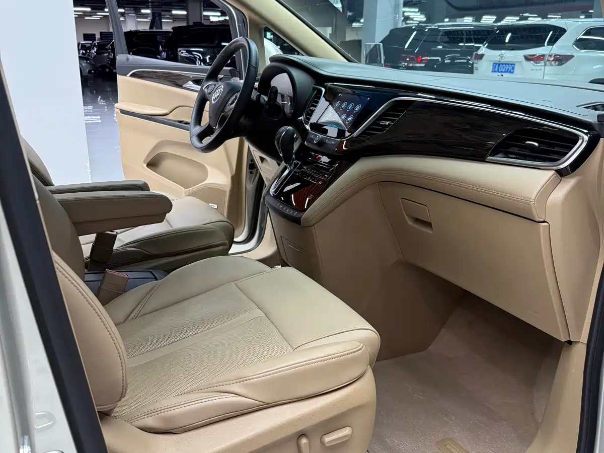 Buick GL8 2018 ES 28T Flagship Type China VI фото 10