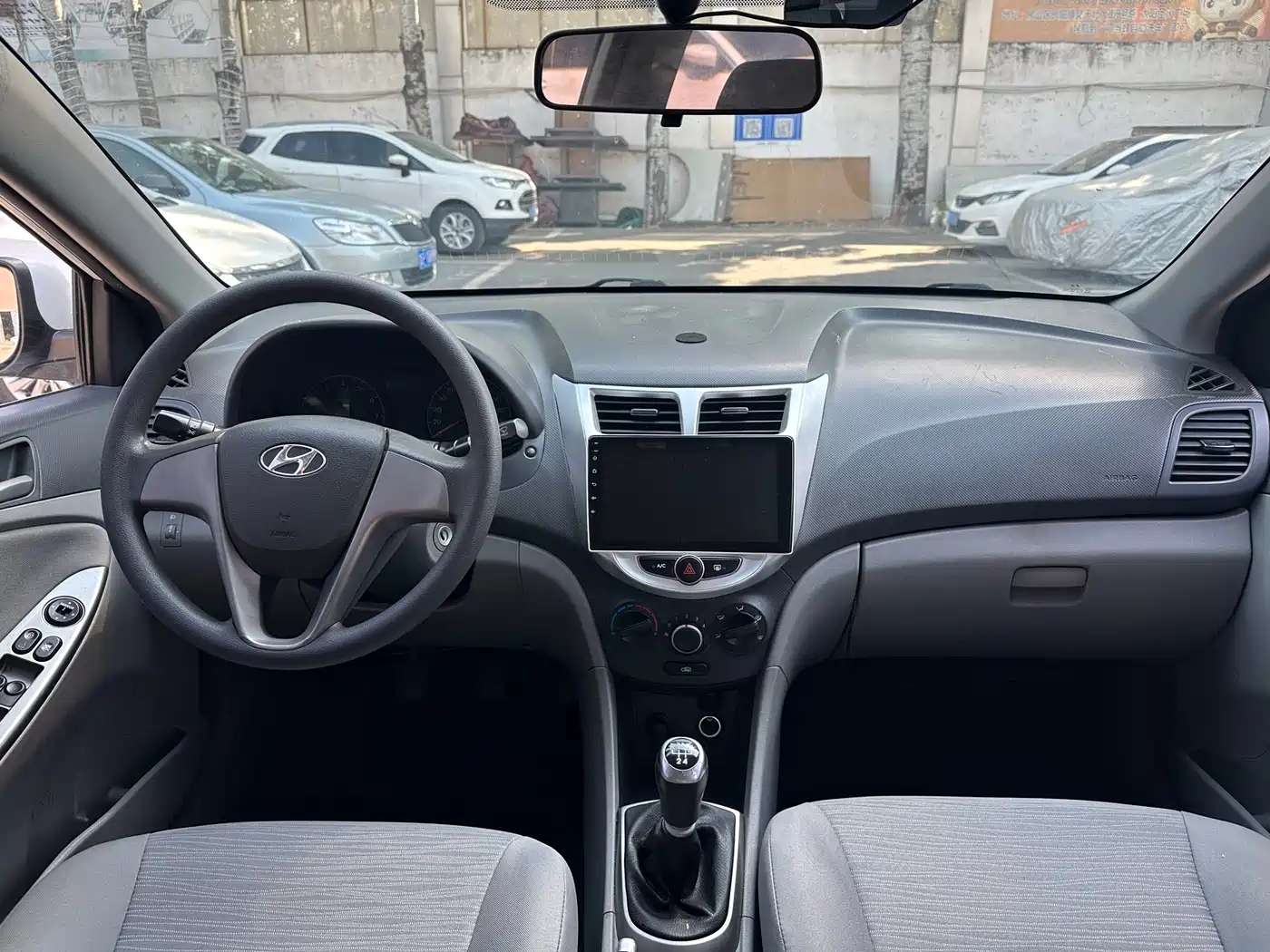 Hyundai Verna 2016 1.4L Manual Smart GLS фото 14