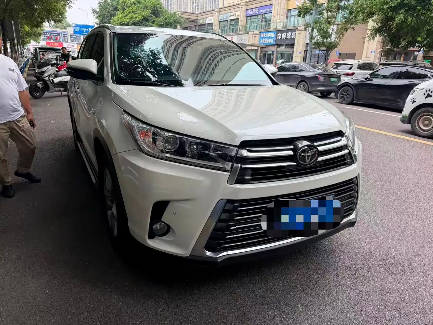 Photo 1 - Toyota Highlander