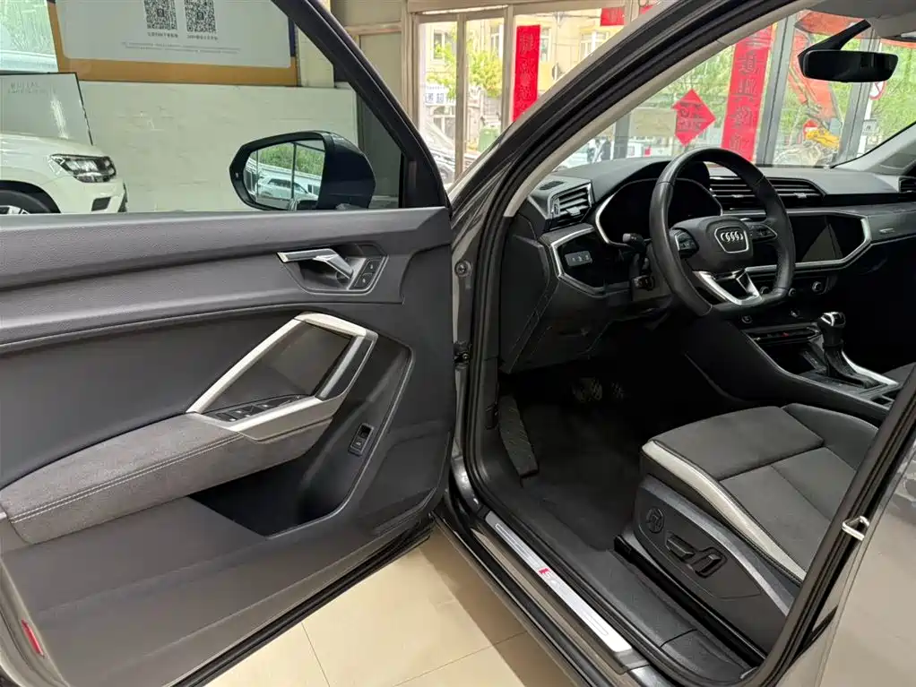 Audi Q3 2023 35 TFSI Fashion Dynamic Model (1.5T) фото 15