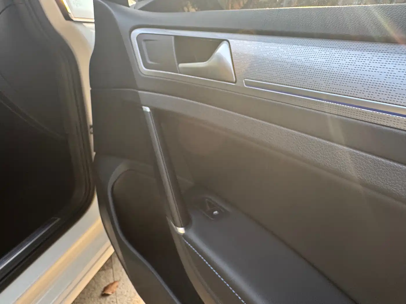 VOLKSWAGEN GOLF*PURE ELECTRICITY