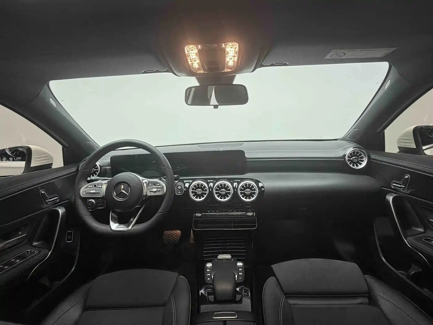 Mercedes-Benz A-Class 2022 Facelift III A 200 L Sport Sedan Fashion фото 13