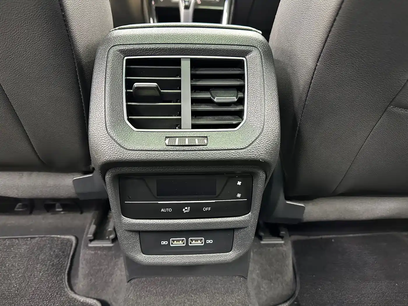 Volkswagen Tayron 2022 280TSI 2WD Luxury Smart Connect Edition фото 12