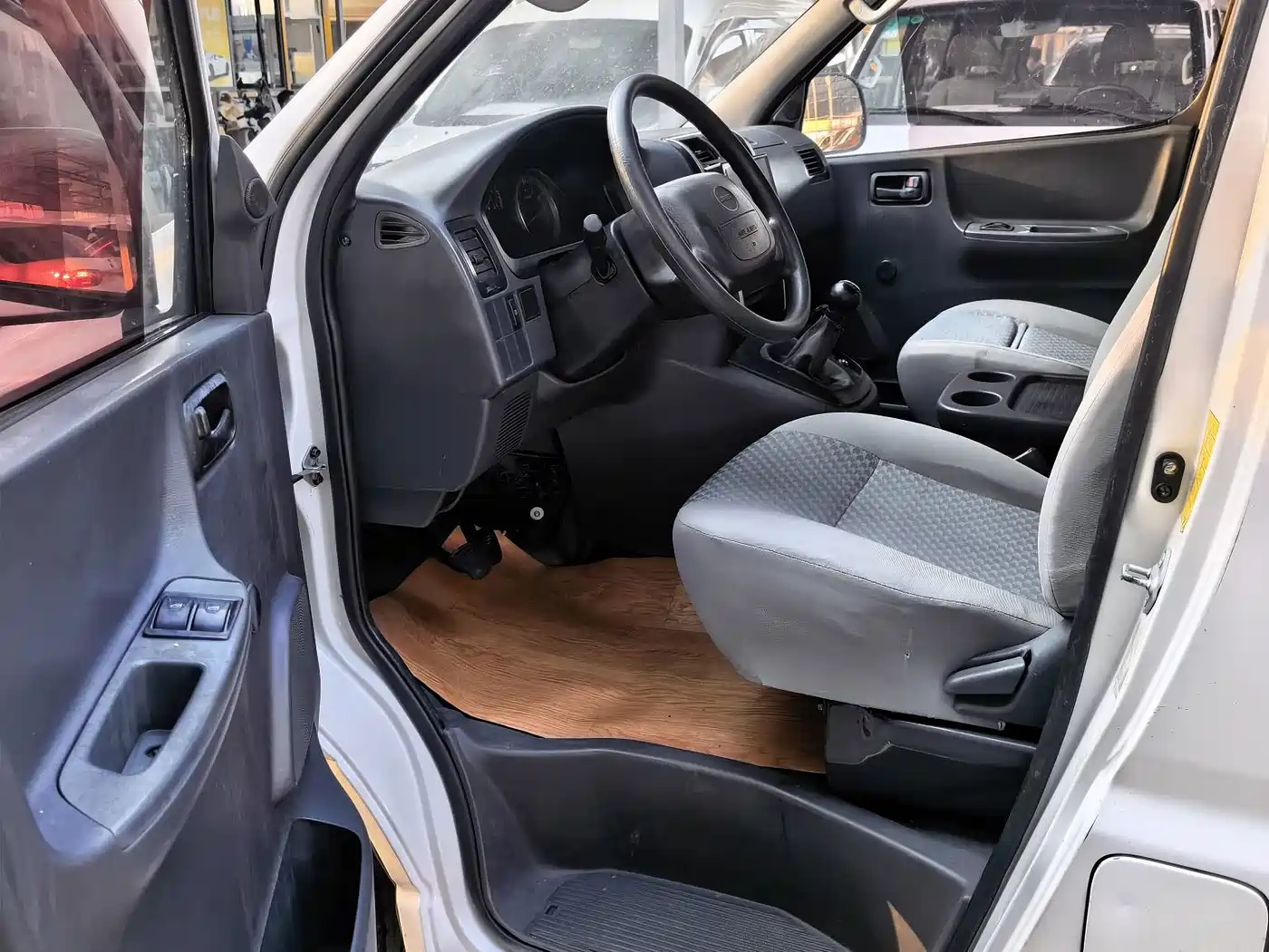 Jinbei Grace 2017 2016 2.0L Classic Standard Short Wheelbase 7-seater