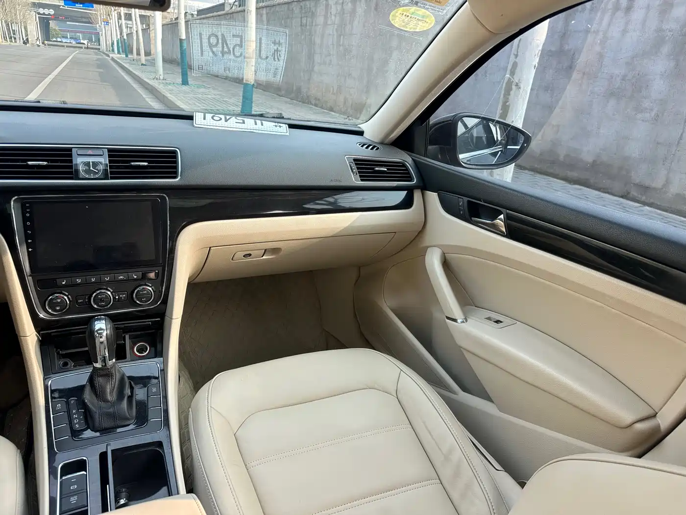 Volkswagen Passat 2014 1.8TSI DSG Luxury Edition фото 13
