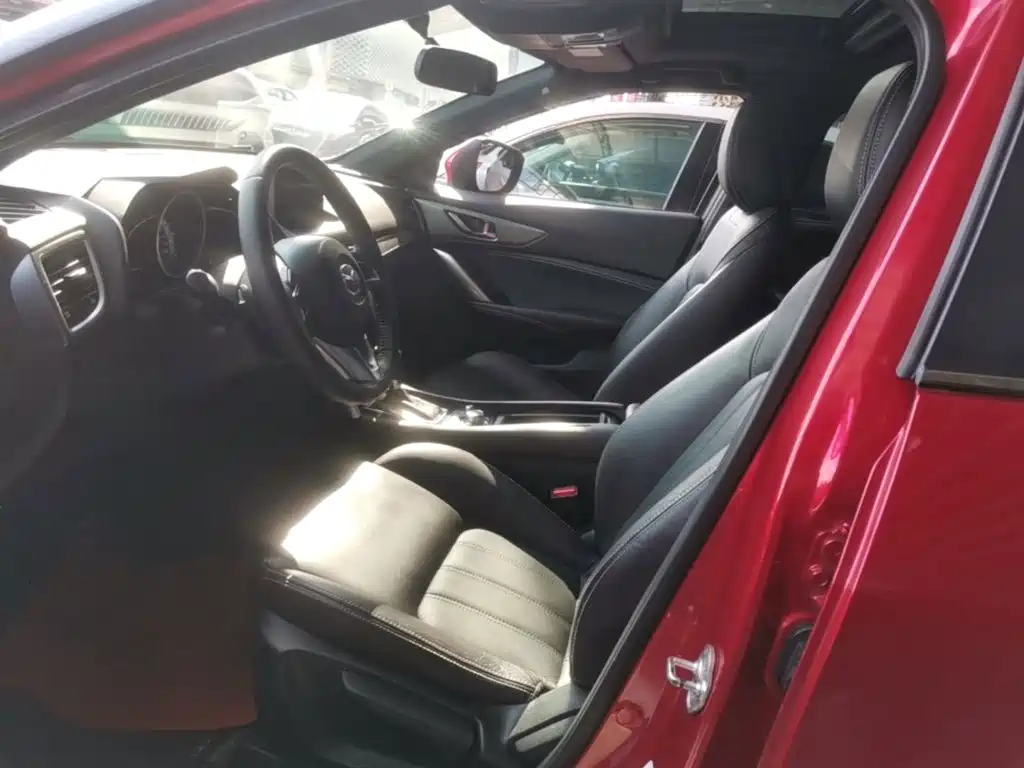 Mazda CX-4 2016 2016 2.5L AWD Sky Passion Edition