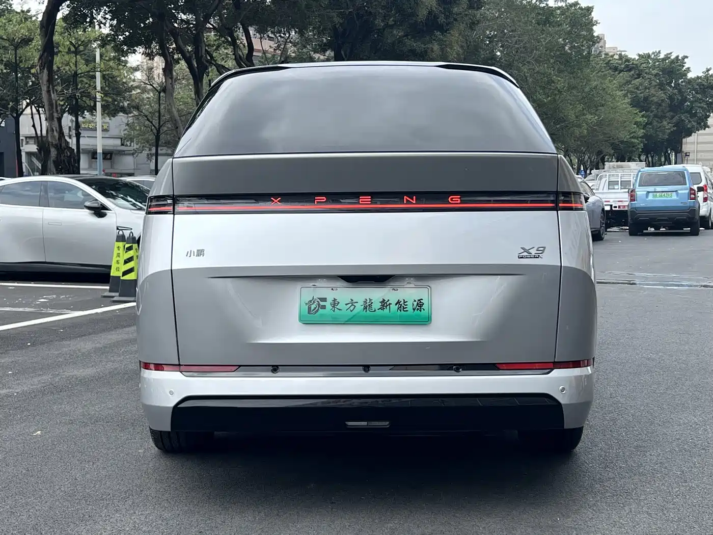XPeng X9 2025 Extended Range Edition фото 6