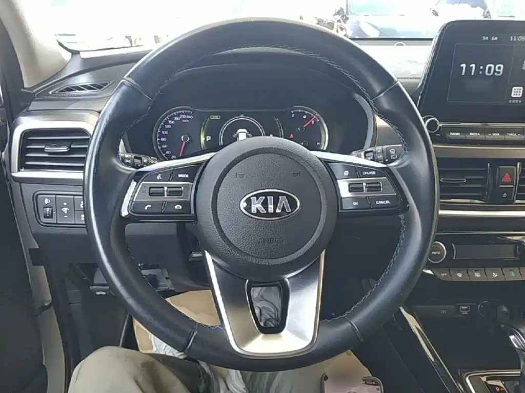 Фото 11 - Kia Sportage