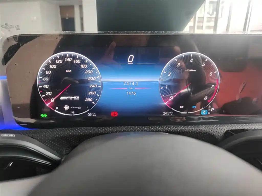 Mercedes-Benz A-Class AMG 2025 AMG A 35 L 4MATIC фото 12