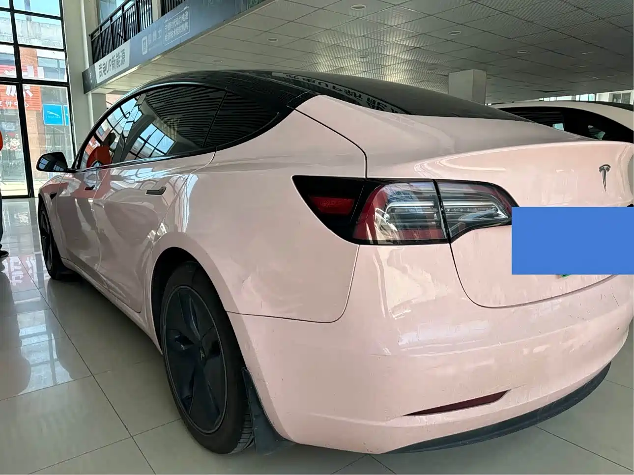TESLA MODEL 3