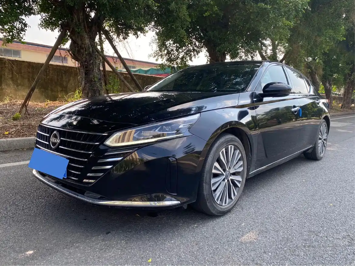 Photo 1 - Nissan Teana