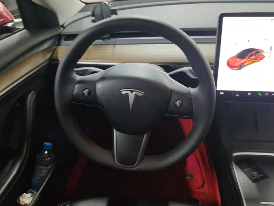 Фото 15 - Tesla Model 3