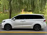 Фото 8 - Roewe iMAX8