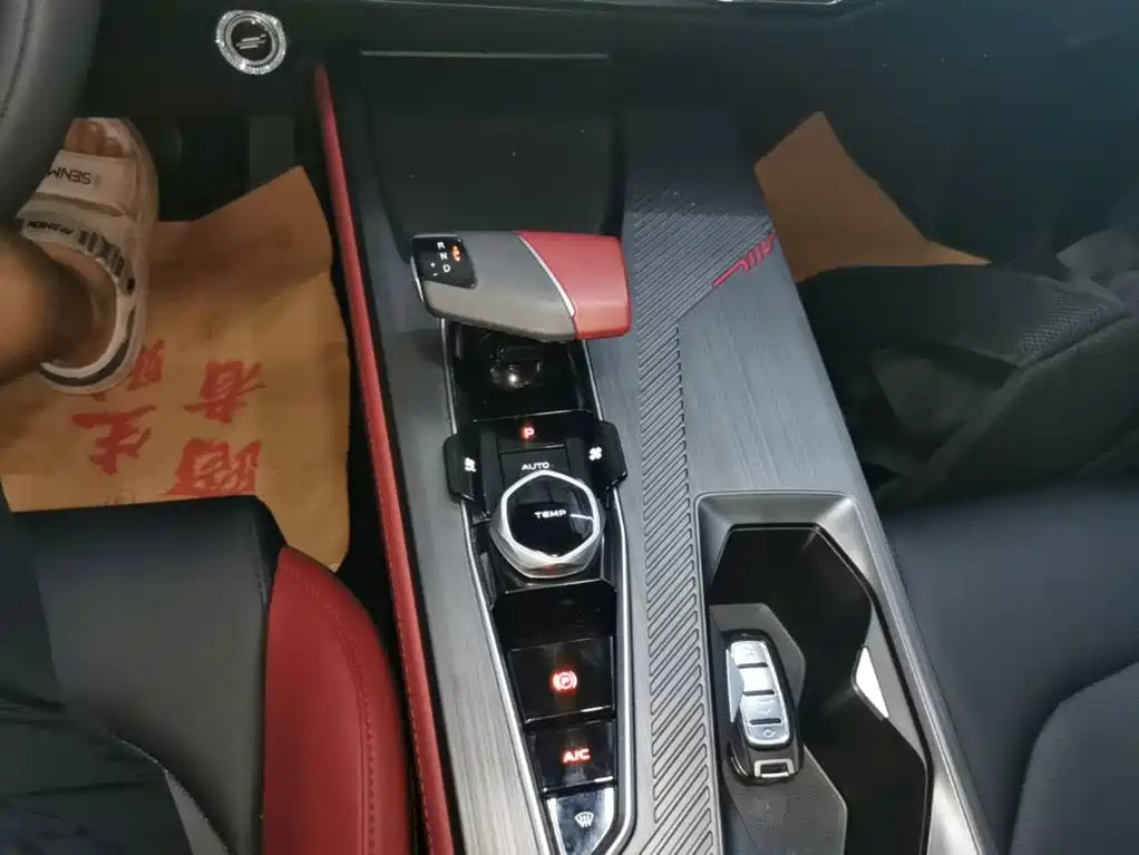 Changan Oshan Z6 2024 2023 Blue Whale 1.5T DCT Smart Cool Edition
