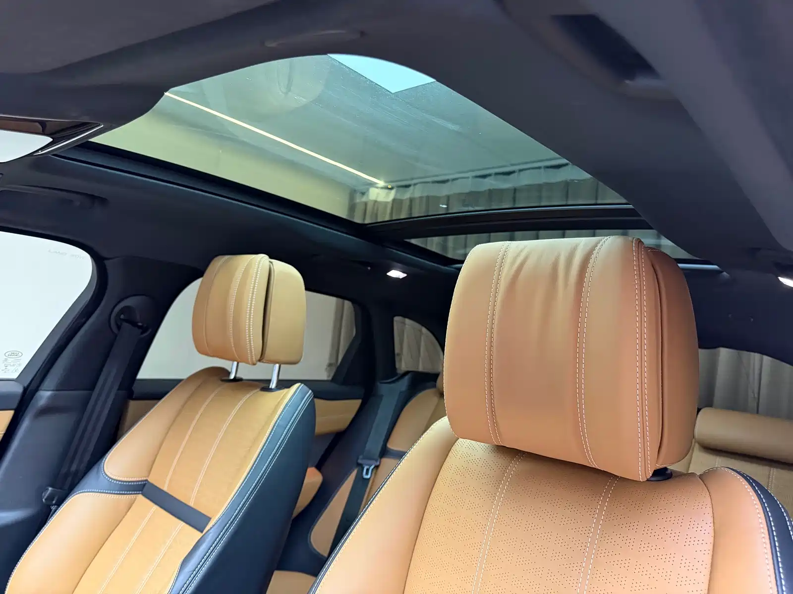 Фото 11 - Land Rover Range Rover Velar