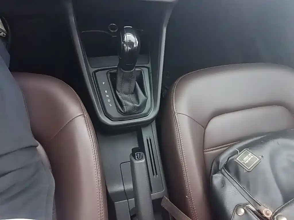 Volkswagen Santana 2016 1.6L Automatic Trend Edition фото 14