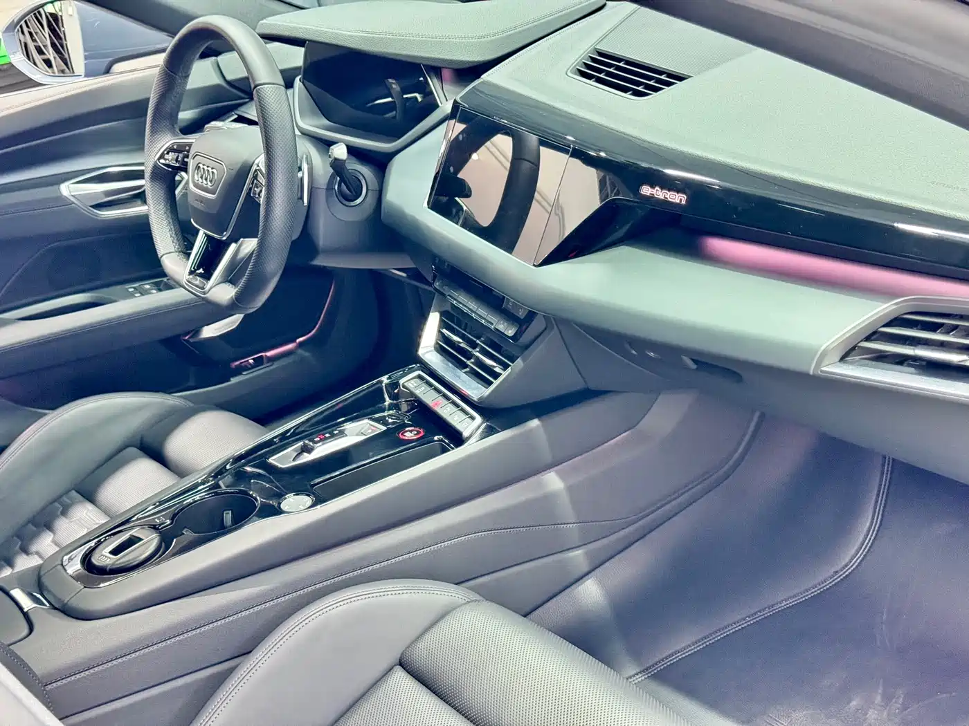 Audi e-tron GT 2024 2023 Base Model