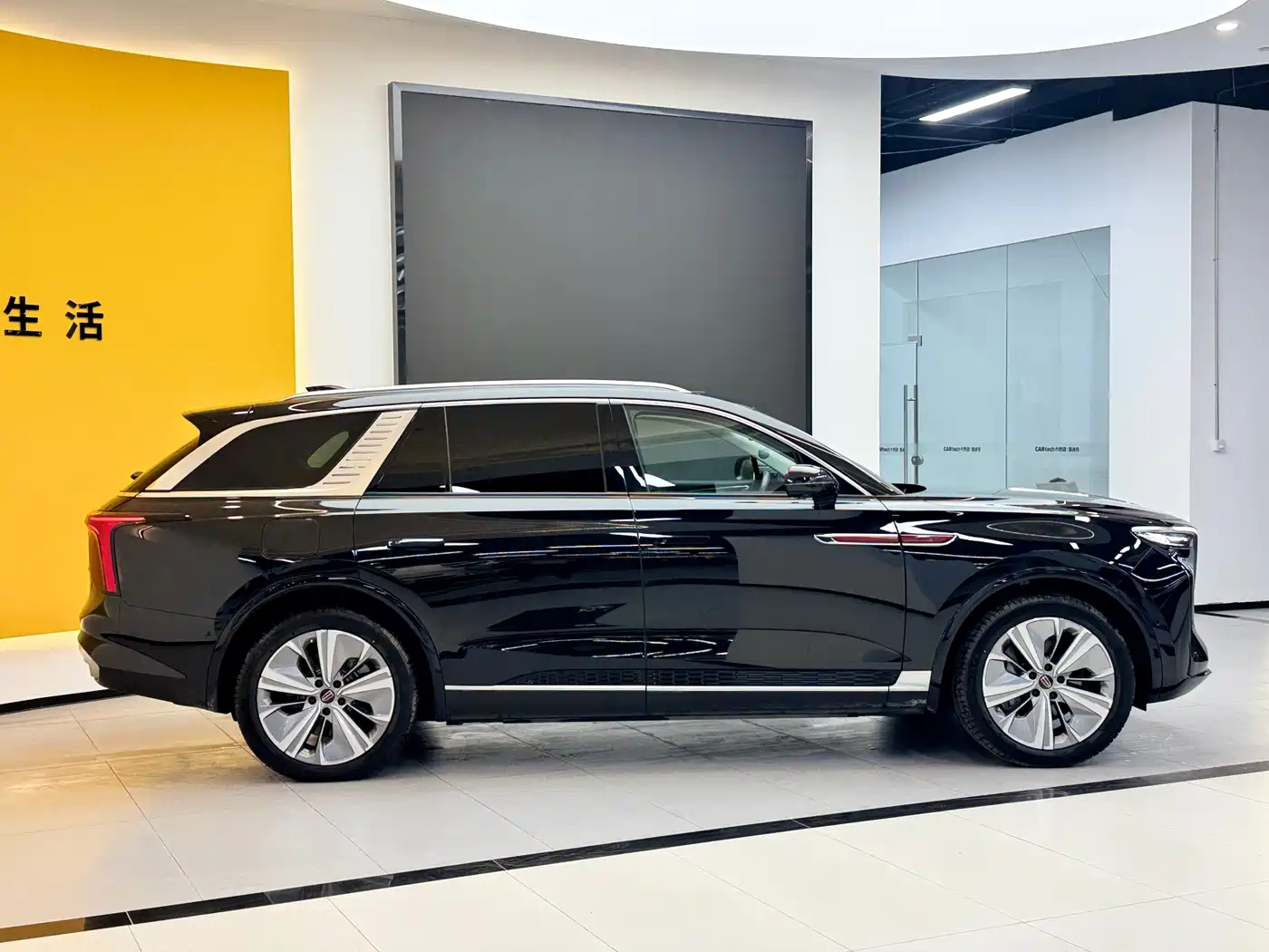 Hongqi E-HS9 2022 690km Qi Xiang Edition (6-seater) фото 4
