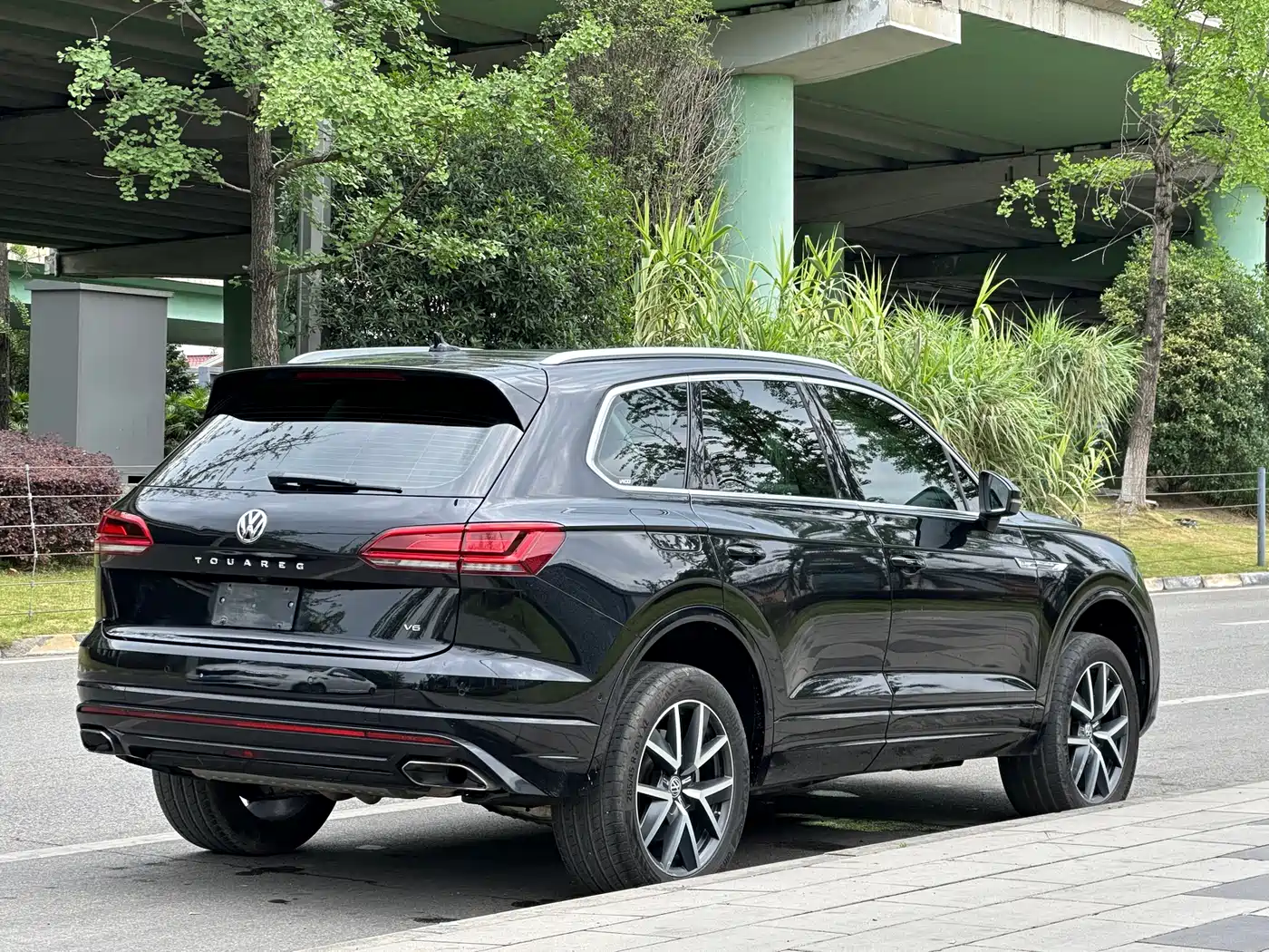 Volkswagen Touareg 2019 3.0TSI Sharp Edge Edition China VI фото 6