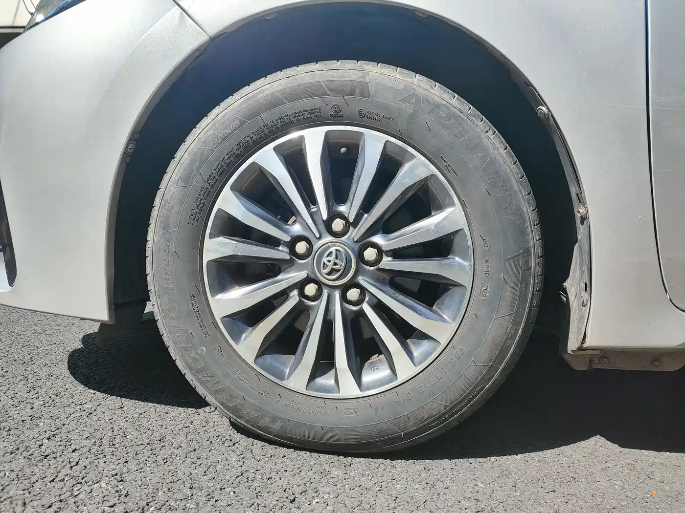 Toyota Corolla 2017 Facelift 1.2T S-CVT GL фото 16