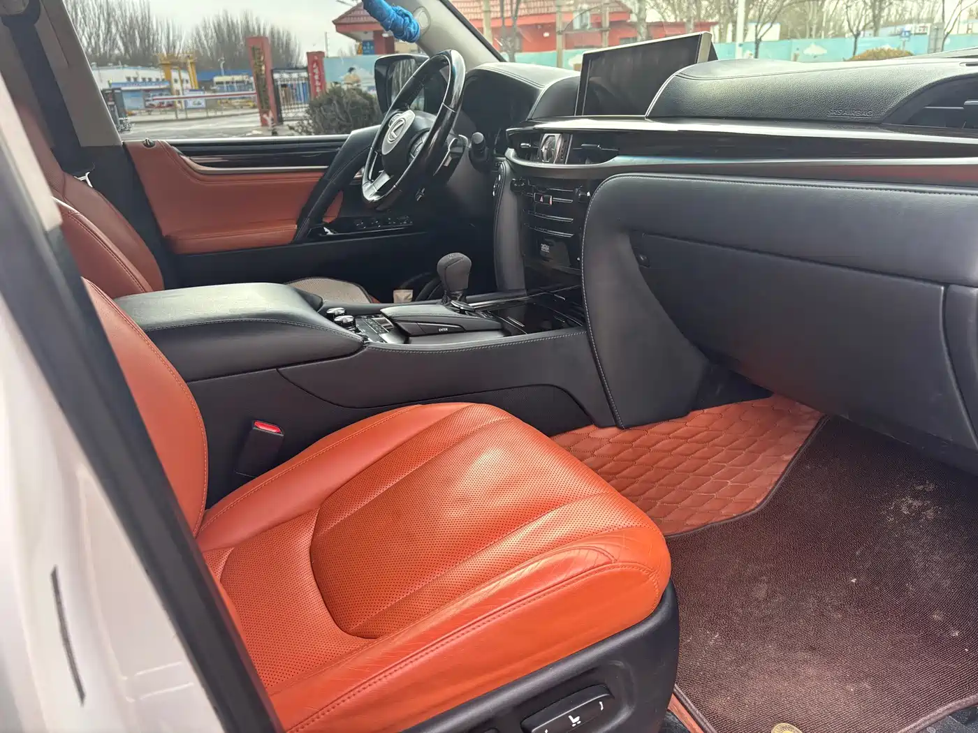 Lexus LX 2017 570 Peak Special Limited Edition фото 5